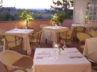 ホテル Ristorante Farneta 3*