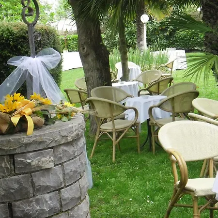 ホテル Ristorante Farneta