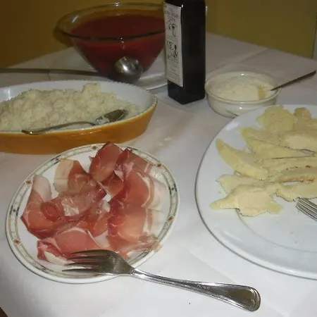 ホテル Ristorante Farneta コルトーナ