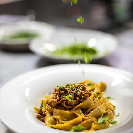 ホテル Ristorante Farneta 3*