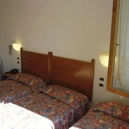 酒店 法尔内塔餐厅酒店 哥尔顿