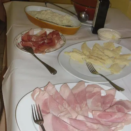 法尔内塔餐厅酒店 3* 哥尔顿