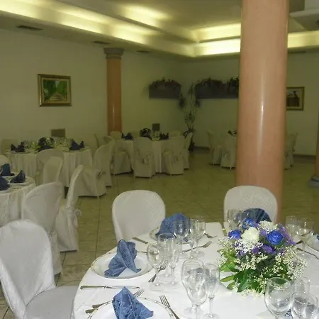 法尔内塔餐厅酒店 酒店 哥尔顿